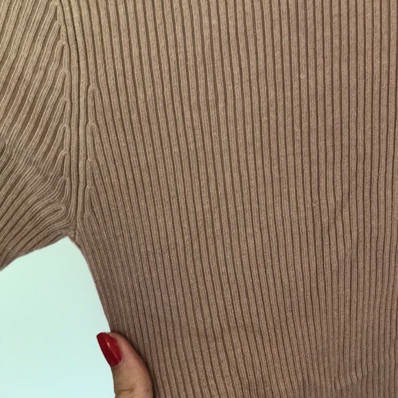 Light Pink Tight Fitting TurtleNeck T-Shirt - Picture 4 of 6